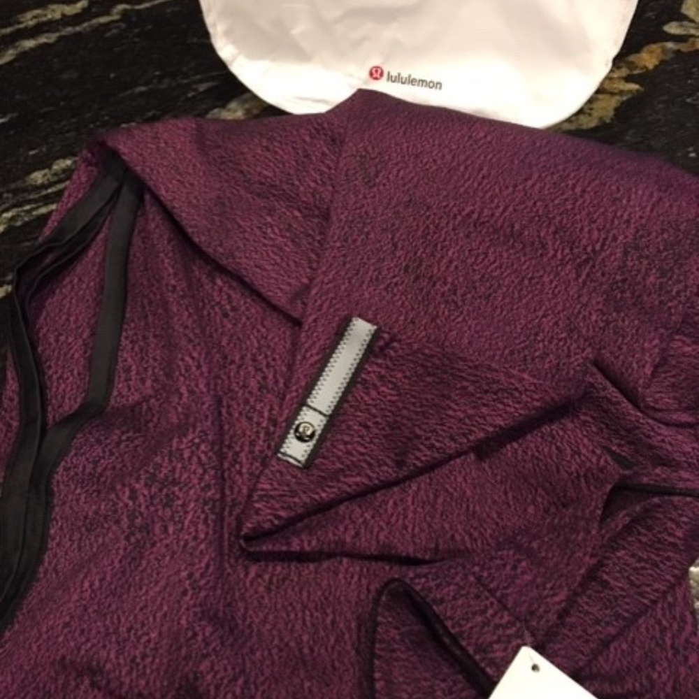 Lululemon Vinyasa Wrap NWT SALE⭐️⭐️⭐️